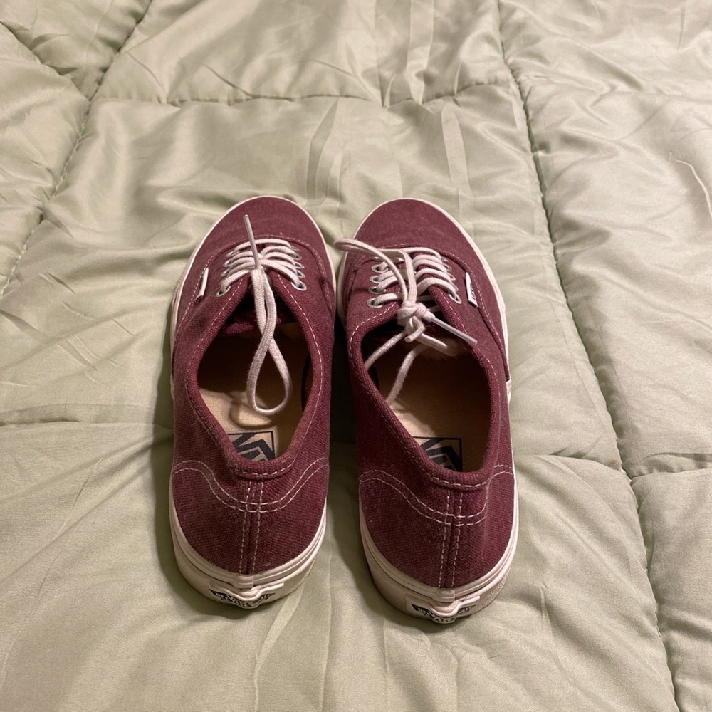 Vans - Picture 3 of 5